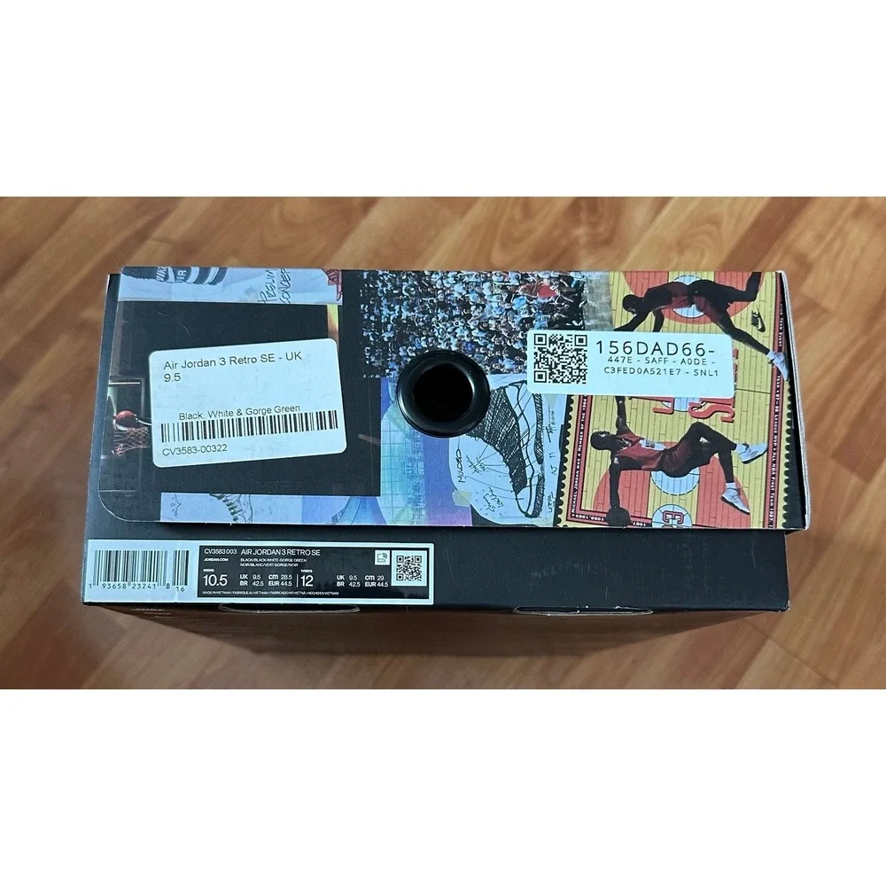 Air‎ Jordan Retro empty shoe